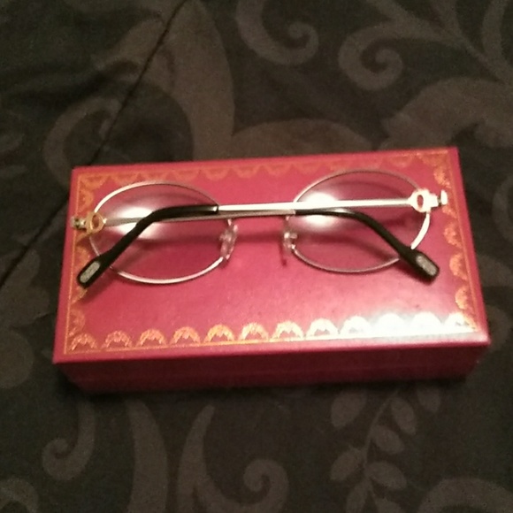 Glasses - Picture 2 of 2